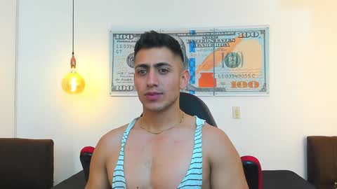 zachpri20 online show from 12/31/24, 08:04