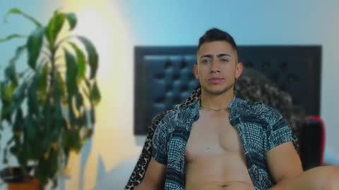 zachpri20 online show from 10/09/25, 08:12