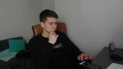 ZACK GILLIAN online show from 05/03/26, 07:31