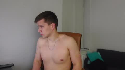 ZACK GILLIAN online show from 05/04/26, 07:54