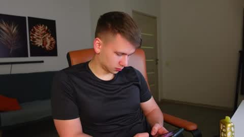 ZACK GILLIAN online show from 05/09/26, 08:03