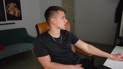 ZACK GILLIAN online show from 05/12/26, 08:39