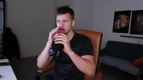 ZACK GILLIAN online show from 05/22/26, 02:40