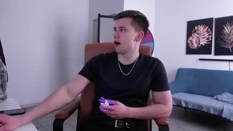 ZACK GILLIAN online show from 05/28/26, 05:32