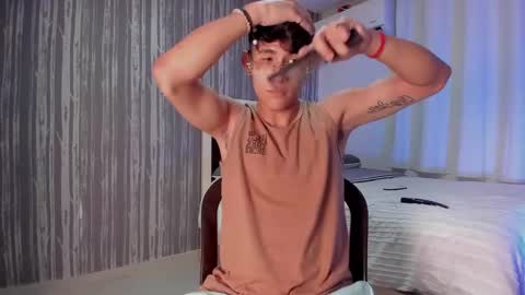 Snapshot of zack_horny19 chatting on 03/10/25, 01:10 Zack online show from 03/10/25, 01:10