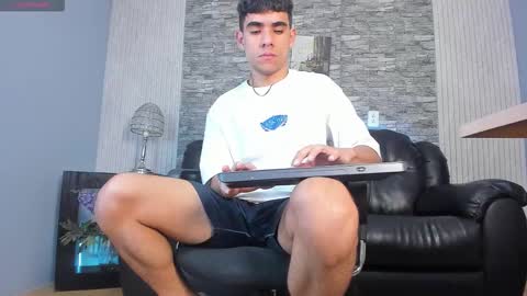 zack_joness10 online show from 01/14/26, 03:34