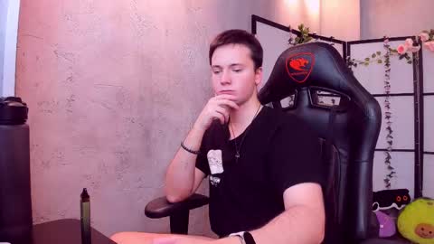 Snapshot of zackhandsome chatting on 02/07/25, 01:22 Zack online show from 02/07/25, 01:22