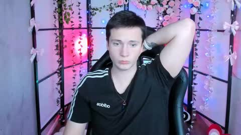 Snapshot of zackhandsome chatting on 02/18/25, 06:47 Zack online show from 02/18/25, 06:47