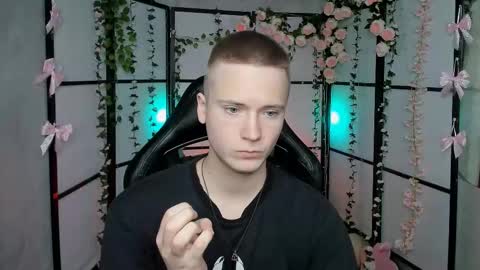 Snapshot of zackhandsome chatting on 02/26/25, 12:36 Zack online show from 02/26/25, 12:36