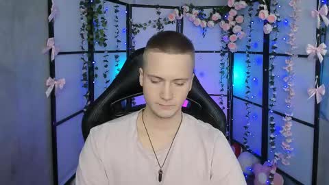 Snapshot of zackhandsome chatting on 02/28/25, 12:20 Zack online show from 02/28/25, 12:20