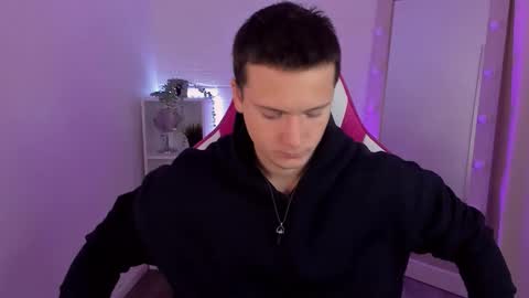 Snapshot of zackhandsome chatting on 10/13/25, 05:07 Zack online show from 10/13/25, 05:07