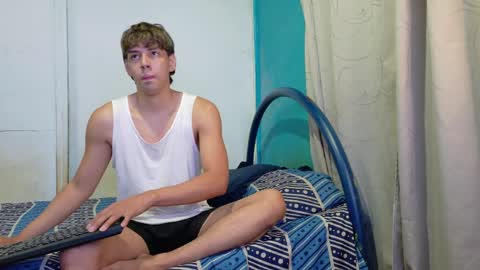 Snapshot of zackmontiel07 chatting on 05/11/26, 10:32 ZackMontiel07 online show from 05/11/26, 10:32