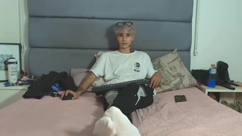 zack online show from 03/03/25, 09:37