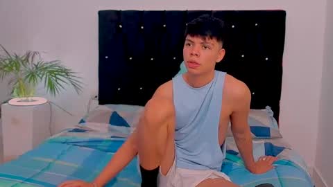 zacktorres_ online show from 10/04/25, 06:50