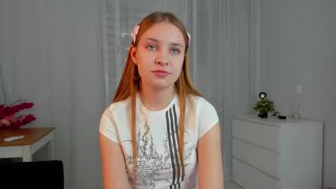 Marina online show from 10/21/25, 01:01