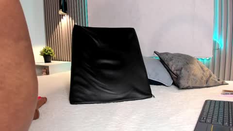 zafira online show from 02/12/25, 05:48