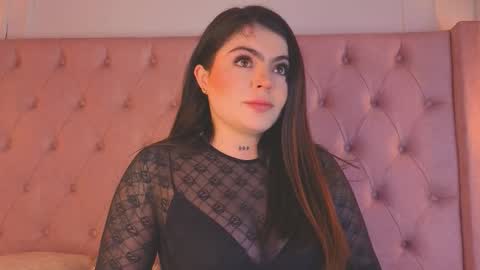 Snapshot of zafiiro_20 chatting on 02/06/26, 11:24 Zafiro online show from 02/06/26, 11:24