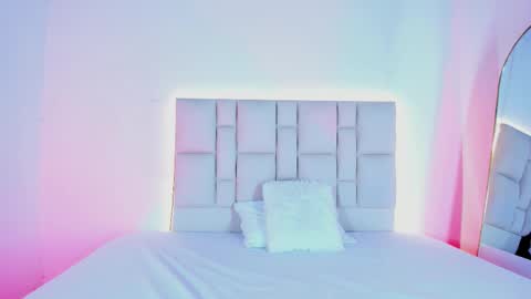 Zafiro Brown online show from 10/24/25, 09:06