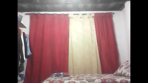 Zafiro online show from 12/16/25, 10:48