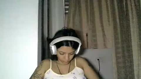 Snapshot of zafiro_rubi chatting on 06/17/26, 01:01 Zafiro online show from 06/17/26, 01:01