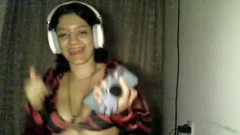 Snapshot of zafiro_rubi chatting on 07/28/26, 09:25 Zafiro online show from 07/28/26, 09:25