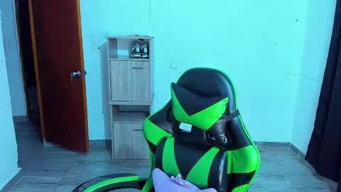 BiG Zafiro online show from 04/07/26, 09:43