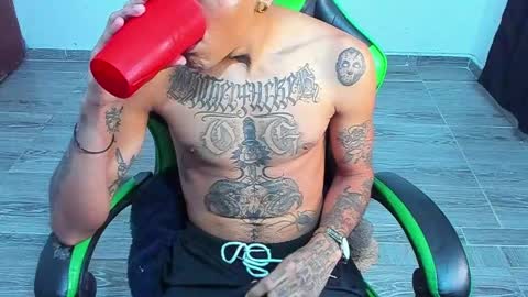 BiG Zafiro online show from 04/18/26, 11:25