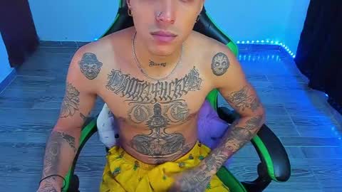 Snapshot of zafirocum chatting on 05/15/26, 12:56 BiG Zafiro online show from 05/15/26, 12:56