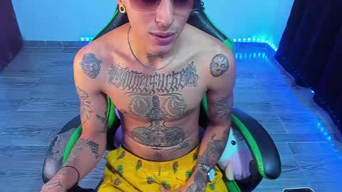 Snapshot of zafirocum chatting on 05/16/26, 12:15 BiG Zafiro online show from 05/16/26, 12:15