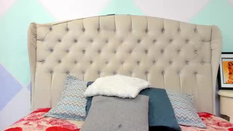 Zahara online show from 12/22/25, 12:02