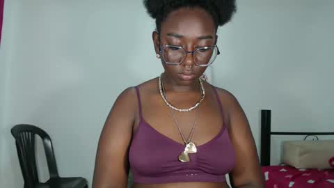 Snapshot of zahhysims chatting on 02/18/25, 06:15 zahhy online show from 02/18/25, 06:15