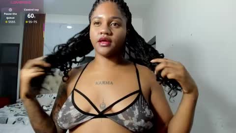 Snapshot of zahra_rose chatting on 04/25/26, 11:02 zahra_rose online show from 04/25/26, 11:02