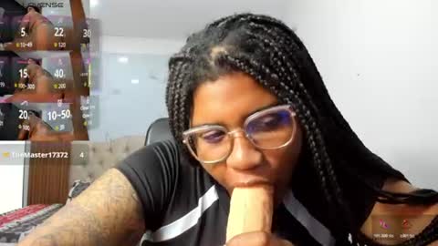 Snapshot of zahra_rose chatting on 06/25/26, 08:57 zahra_rose online show from 06/25/26, 08:57