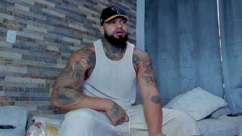 INSTAGRAM yormanfit7 online show from 02/04/25, 12:55