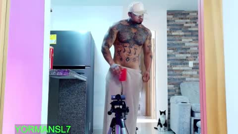 INSTAGRAM yormanfit7 online show from 11/25/25, 02:06