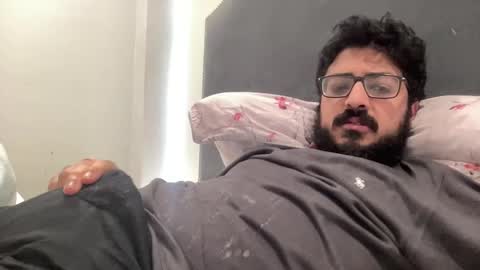 Snapshot of zakariyarashid545 chatting on 11/01/25, 12:18 Zak27 online show from 11/01/25, 12:18