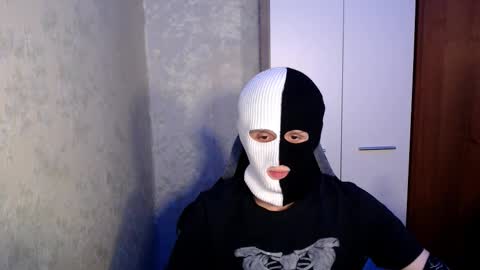 Snapshot of zaki_xx chatting on 02/15/26, 01:41 zaki online show from 02/15/26, 01:41