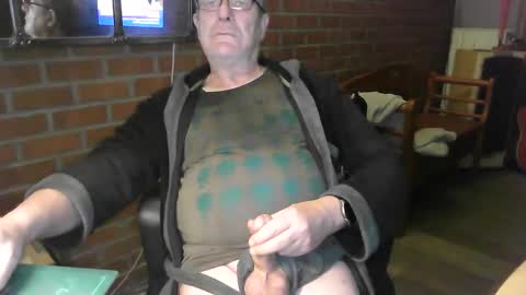 Snapshot of zalinger chatting on 05/04/26, 09:55 zalinger online show from 05/04/26, 09:55