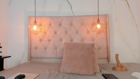 ZAMIRA online show from 04/07/26, 02:17