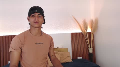 Zander online show from 12/06/24, 02:17