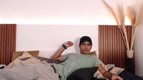 Zander online show from 12/21/24, 05:51