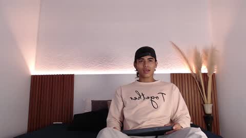 Zander online show from 01/17/25, 01:56