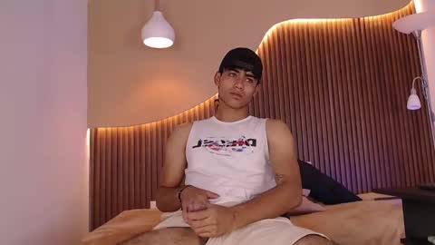 Zander online show from 02/12/25, 01:37