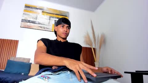 Zander online show from 11/05/25, 01:33