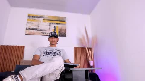 Zander online show from 11/11/25, 01:44