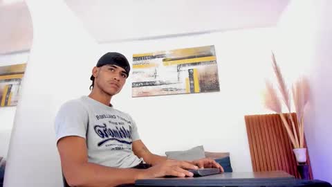 Zander online show from 11/14/25, 01:32