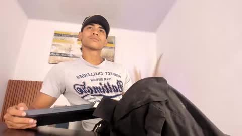 Zander online show from 03/05/26, 01:40