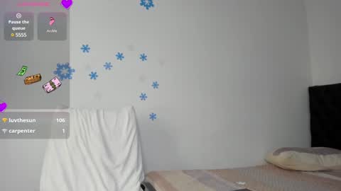 Snapshot of zandra_kiman chatting on 12/20/24, 08:01 Zandra online show from 12/20/24, 08:01