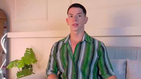 Zane Dawson online show from 12/22/25, 07:33