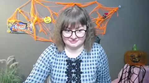 zannadreil online show from 10/31/25, 07:26